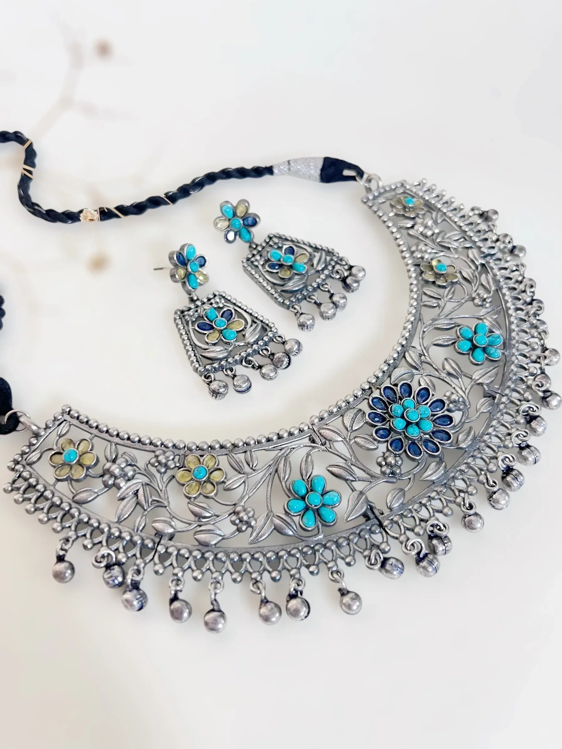 Indie Ember Necklace - Jhaanjhariya