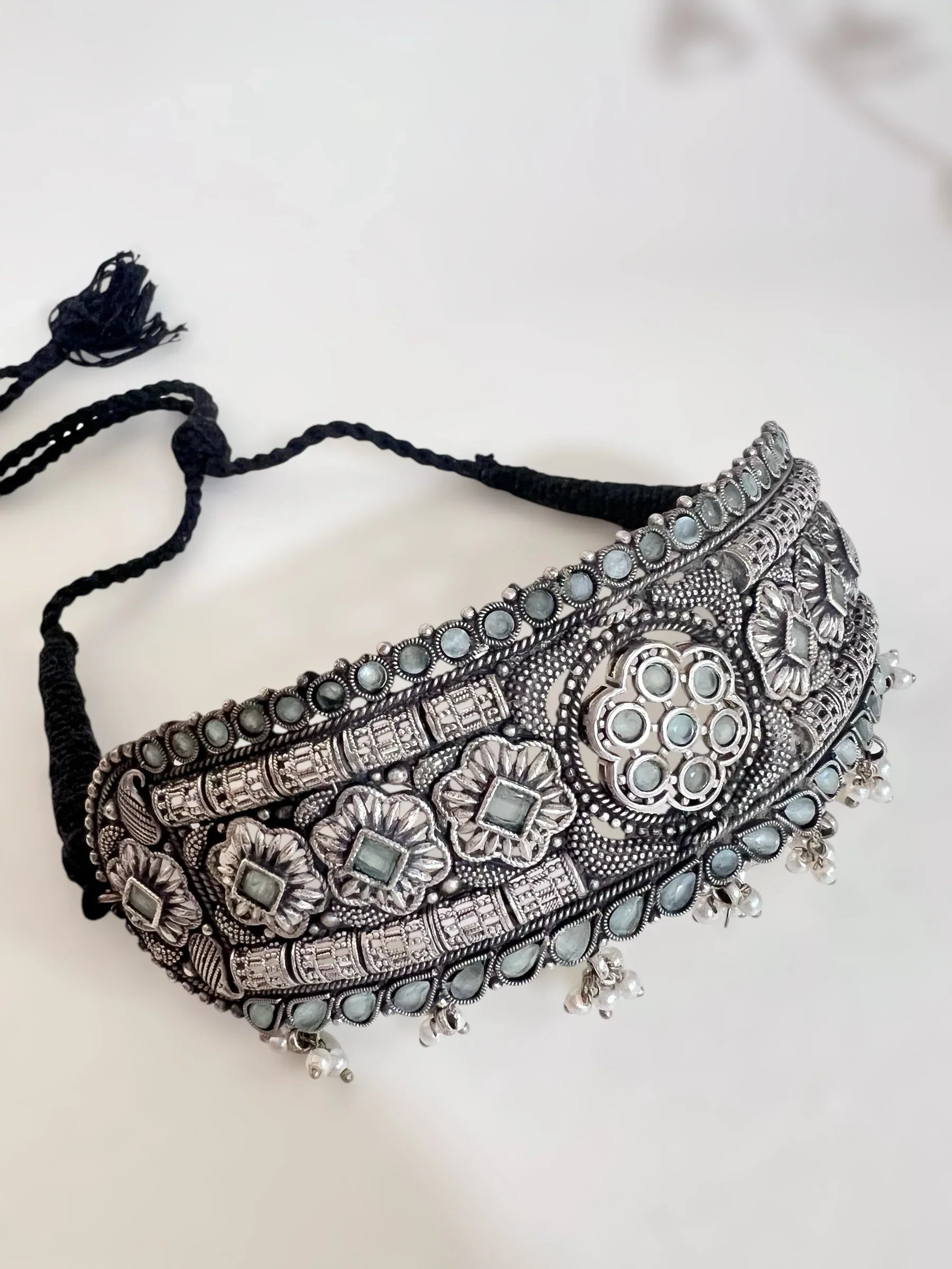 Linea Luxe - Jhaanjhariya