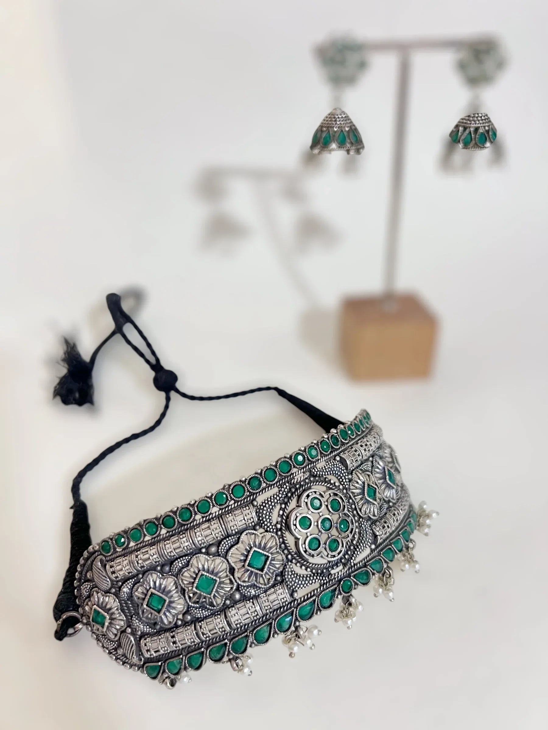 Linea Luxe - Jhaanjhariya