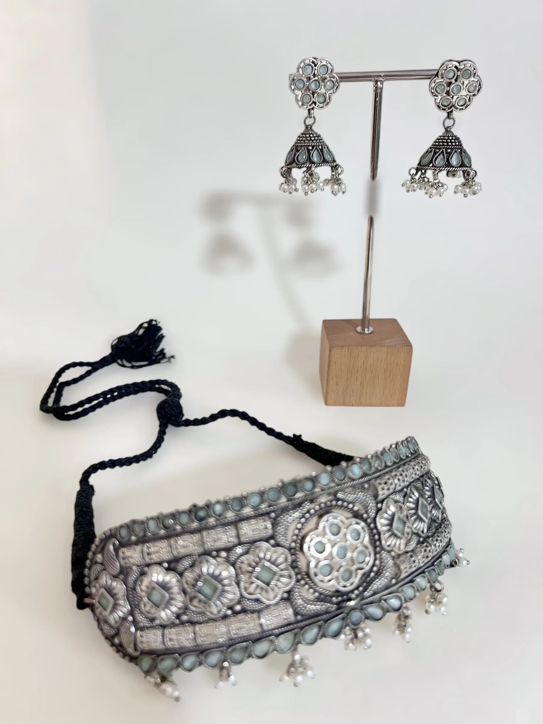 Linea Luxe - Jhaanjhariya