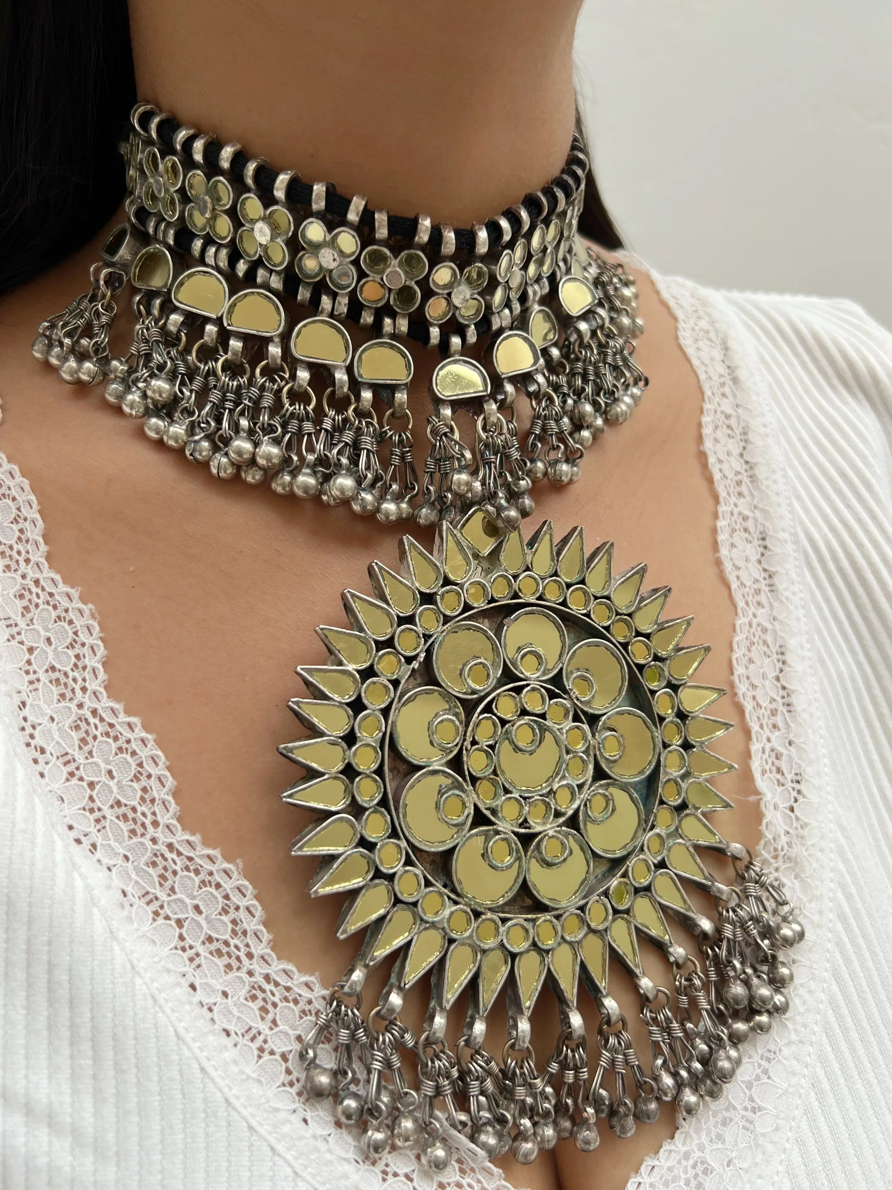 MirrorLily Choker - Jhaanjhariya