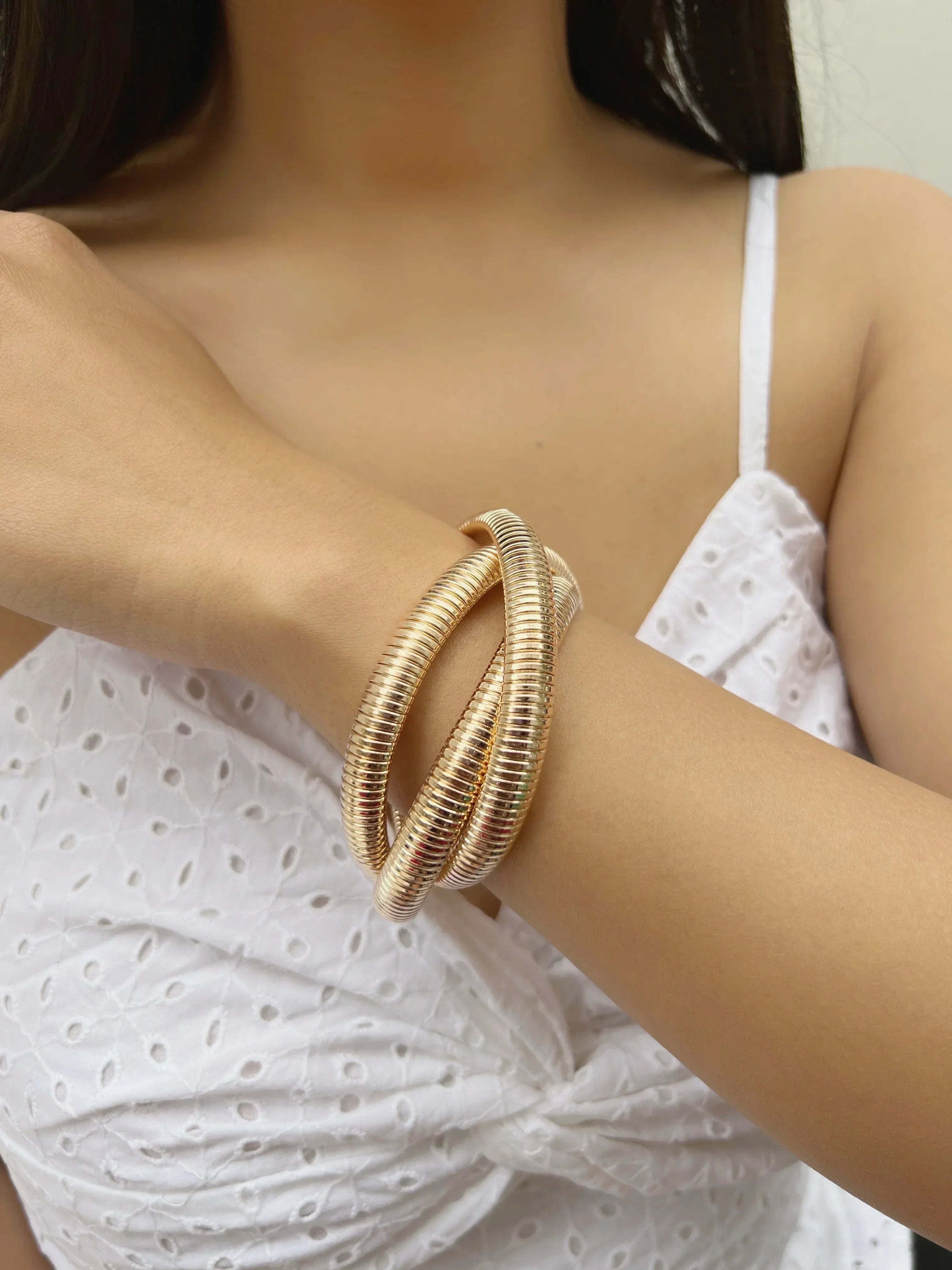 Alivia Rose Golden Twisted Bracelet - Jhaanjhariya