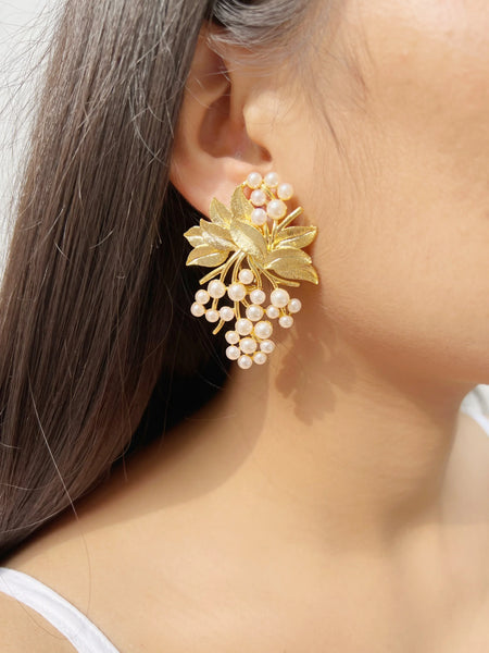 Pearl Grape Earrings (Golden) – Jhaanjhariya