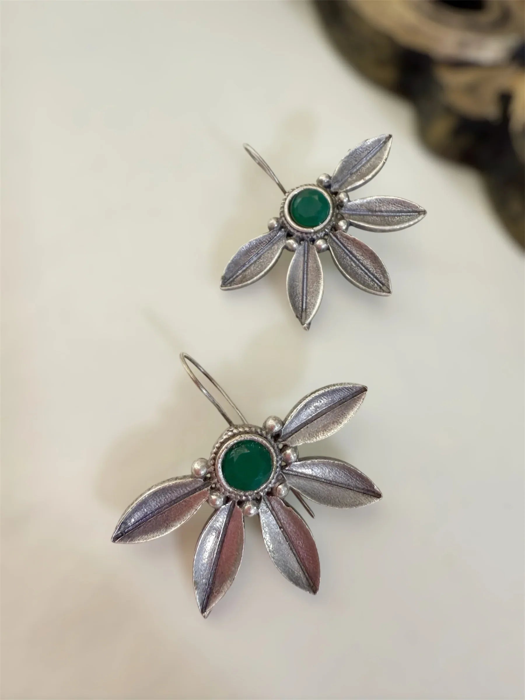 Tara Hook Earrings - Jhaanjhariya