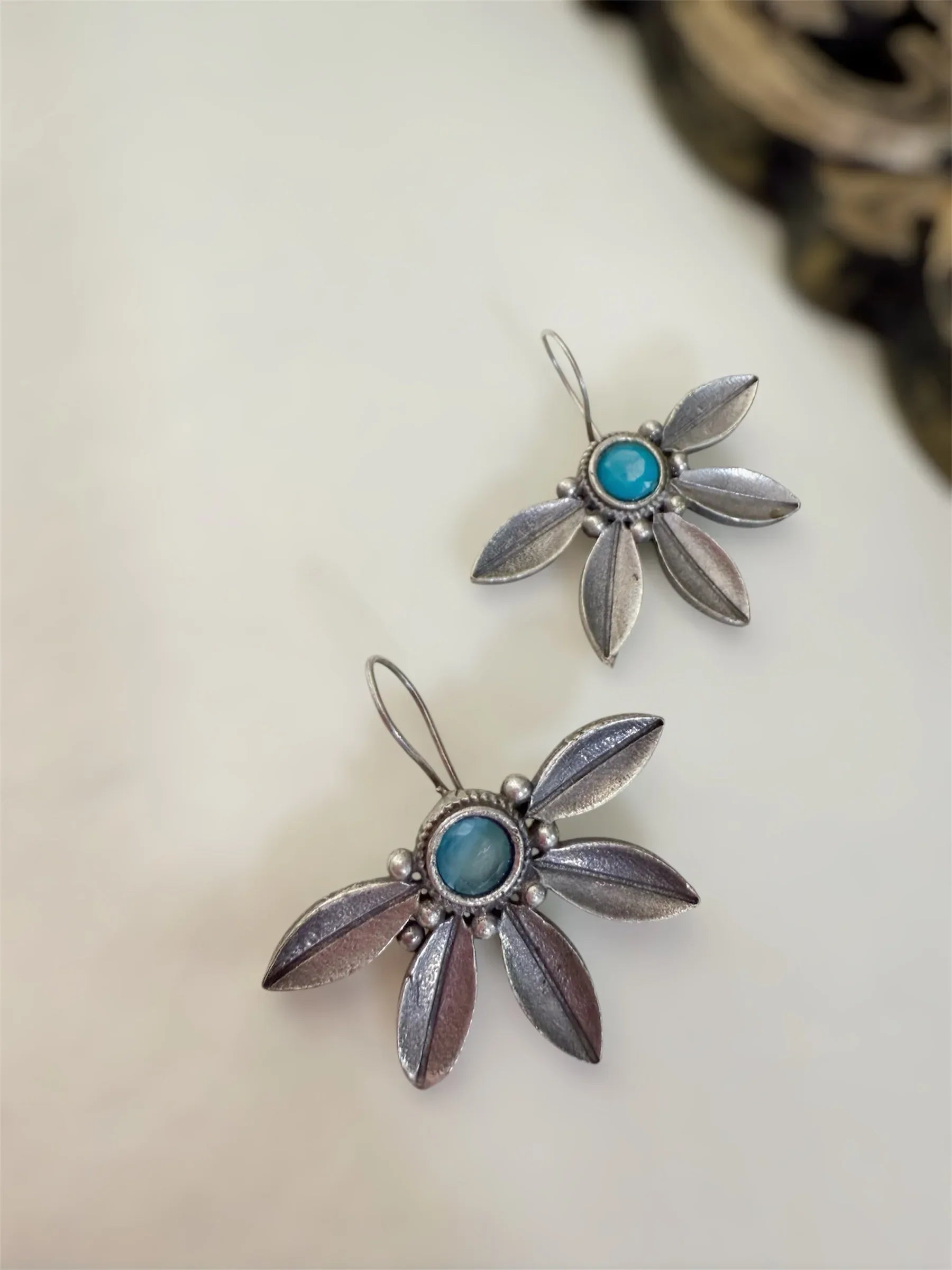Tara Hook Earrings - Jhaanjhariya