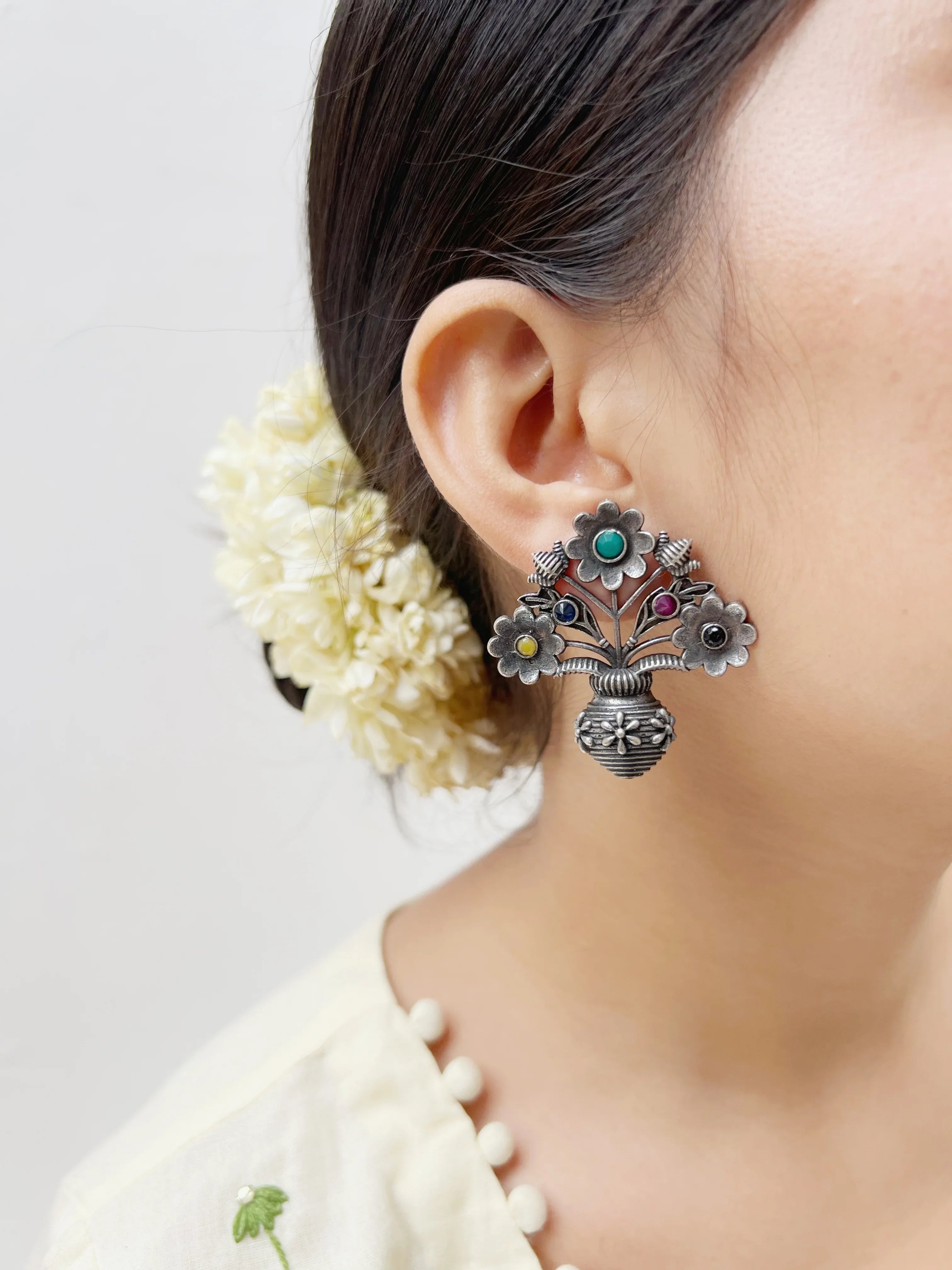 Aashrita - Jhaanjhariya