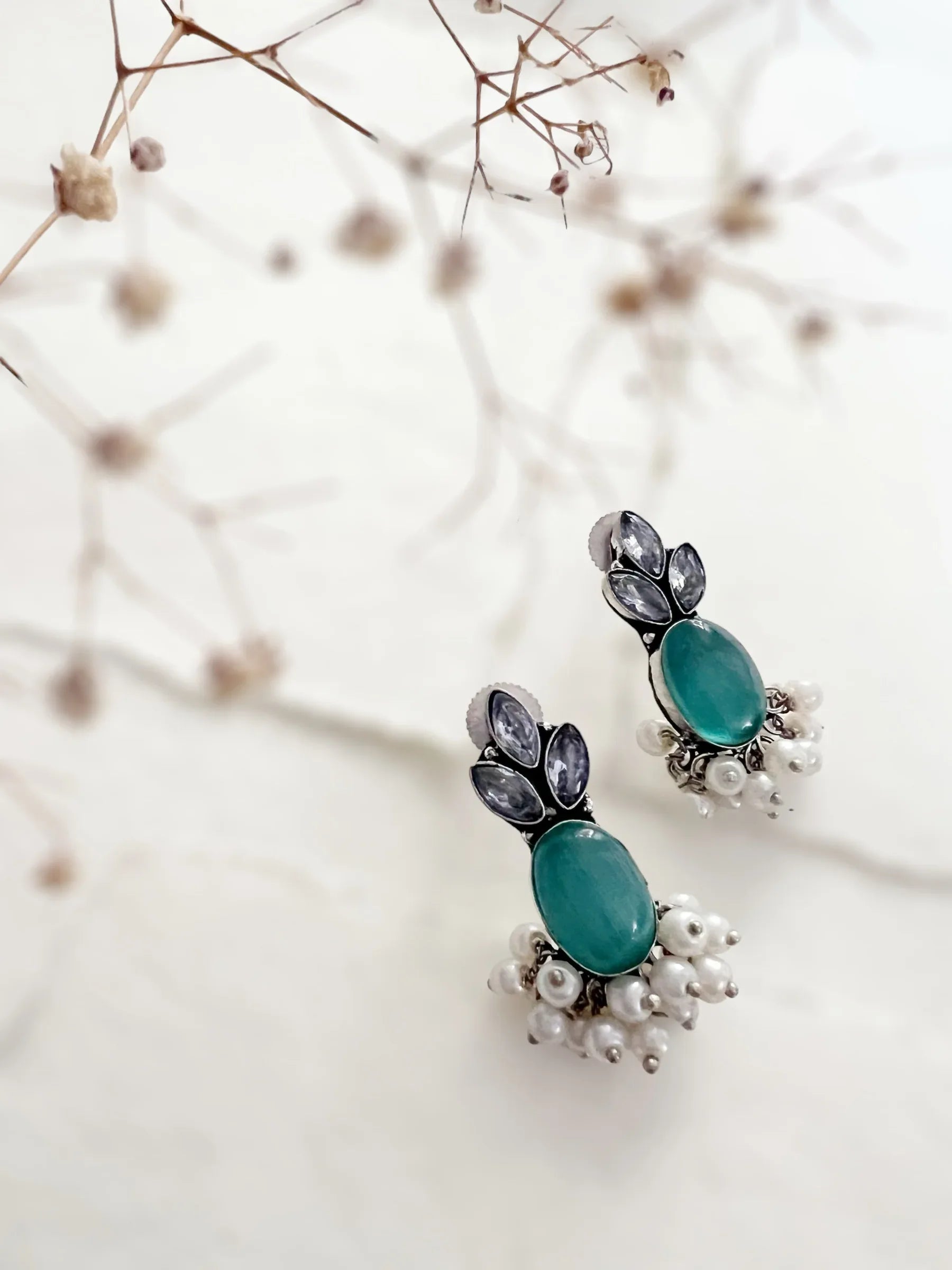 Kelsi Pearl Studs - Jhaanjhariya