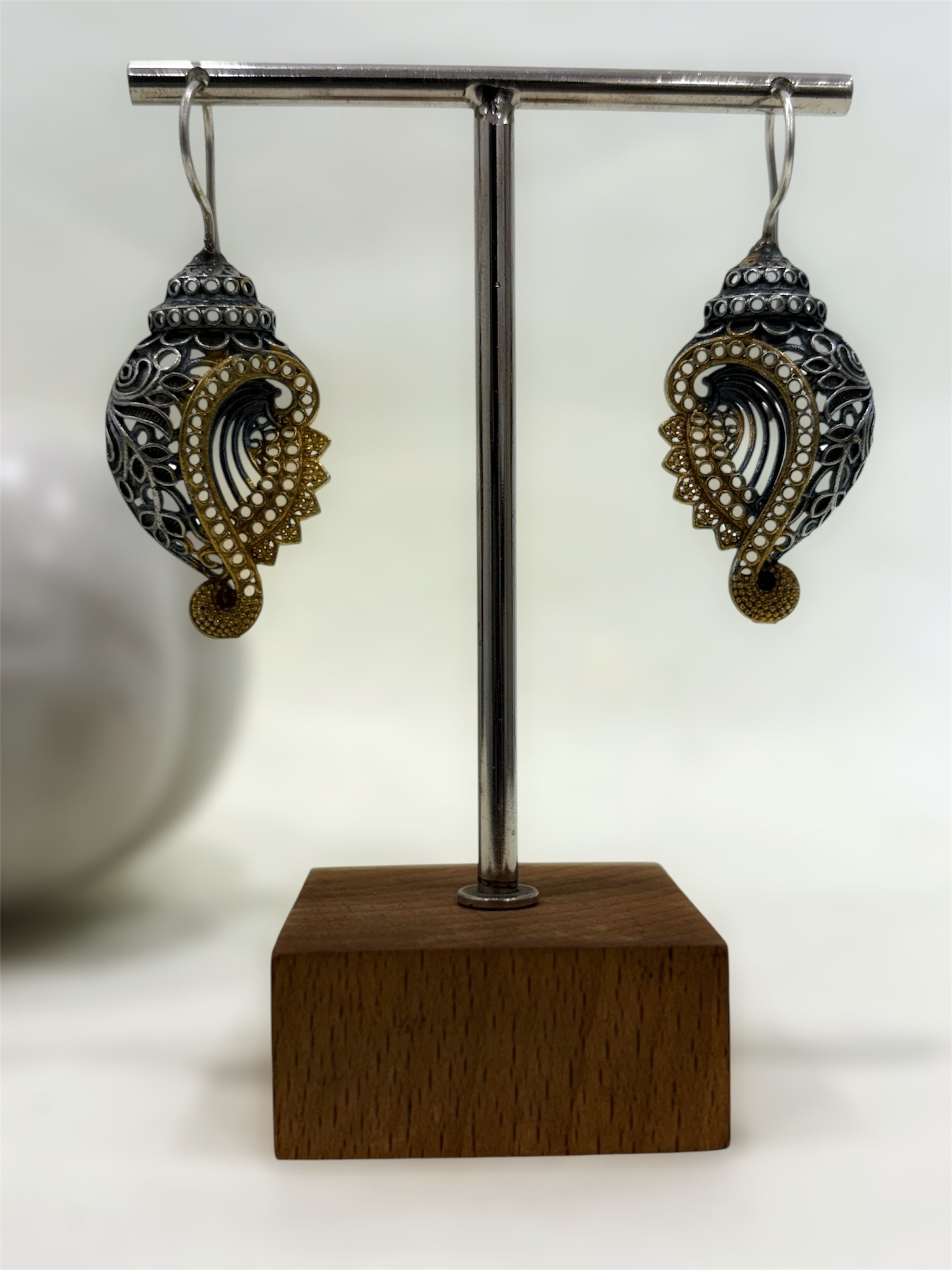 Shankh Duel Tone Earrings
