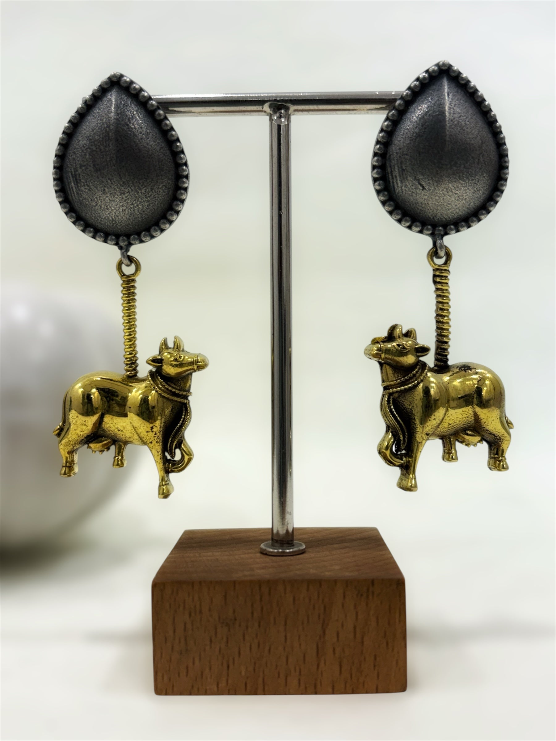 Paan Nandi Duel Tone Earrings